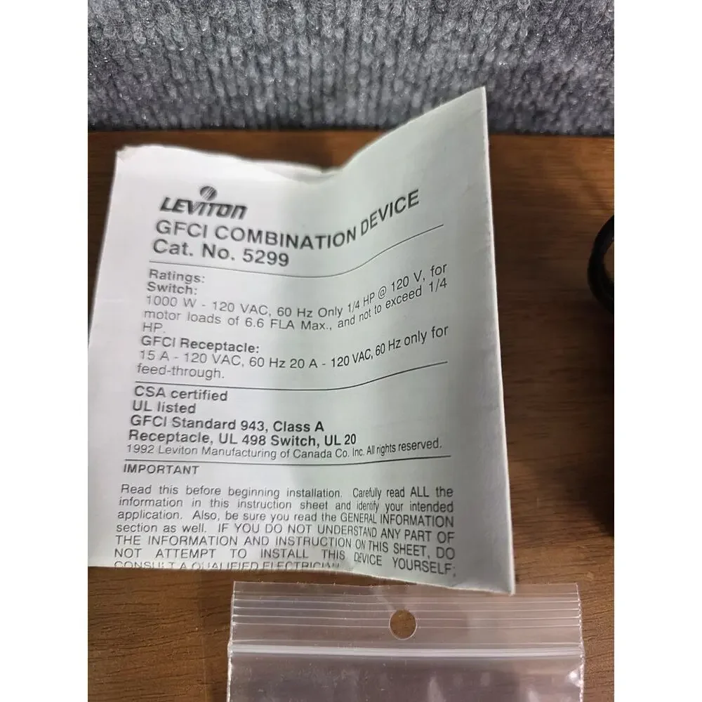 Leviton GFCI Outlet 15 Amp Combination Device Switch Ivory